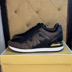 Michael Kors Sneakers Black & Brown w/ Gold Detail in Size 9M  New in Box